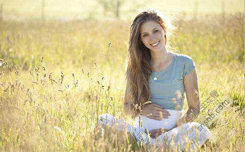 个人供卵试管妈妈，在怀孕初期孕妇情绪波动大爱哭是为什么？有哪些注意事项
